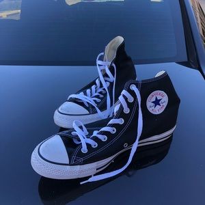 Black and white converse